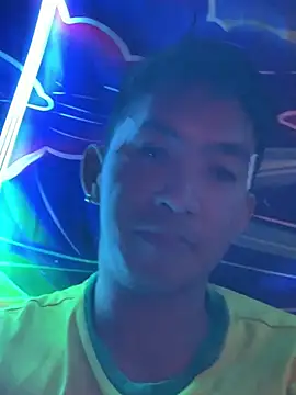 Snapshot of denzkylexx chatting on 07/17/26, 01:29 denzkylexx online show from 07/17/26, 01:29