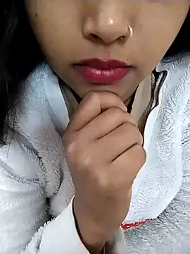 Sexy Divya   online show from 12/18/25, 05:24