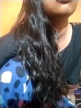 Sexy Divya   online show from 04/18/26, 12:03