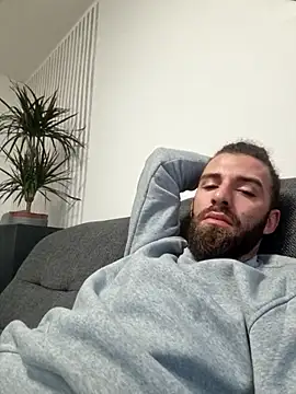 Snapshot of ramy120199 chatting on 11/10/25, 08:02 ramy120199 online show from 11/10/25, 08:02