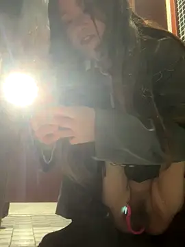 luna-sisi online show from 11/19/25, 11:54