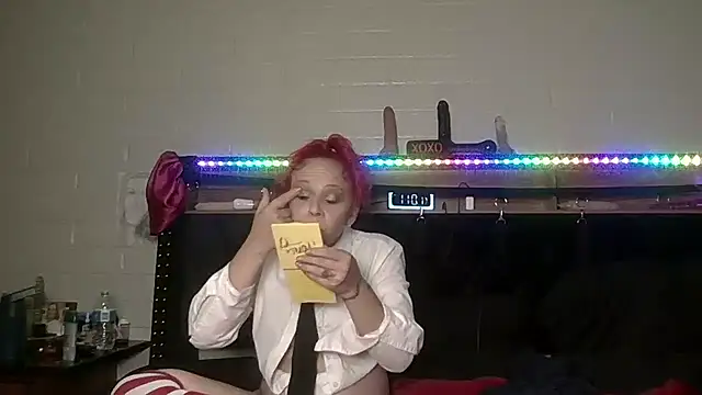 Snapshot of nikkibae33 chatting on 07/10/26, 05:59 nikkibae33 online show from 07/10/26, 05:59