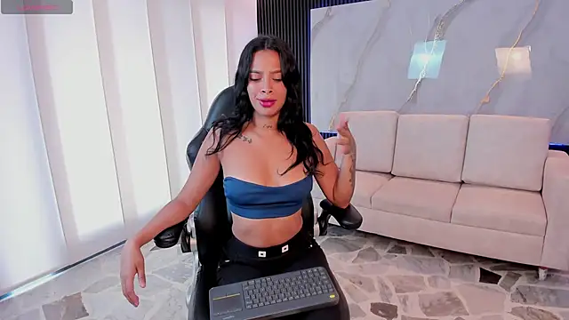 Saara Corraless online show from 04/07/26, 06:52