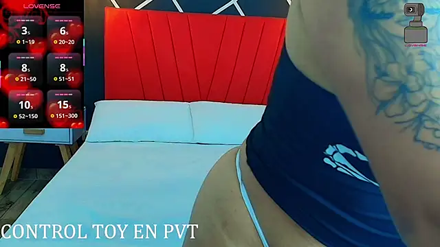 Logan Chloe online show from 11/29/25, 12:08