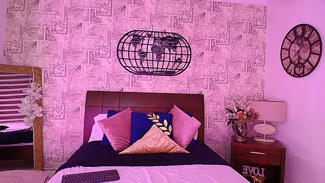 meredith jones online show from 11/30/25, 01:04