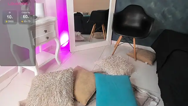 BellaRooux online show from 12/18/25, 12:33