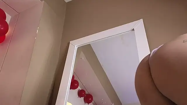 BellaRooux online show from 02/21/26, 12:28