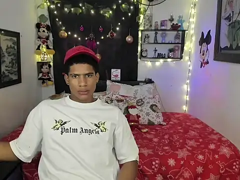 JUANBIGCOCK21CM online show from 12/14/25, 04:01