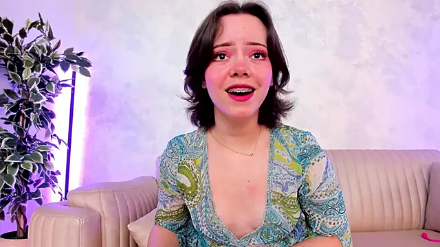 Snapshot of AnnaTylor chatting on 12/02/25, 12:32 AnnaTylor online show from 12/02/25, 12:32