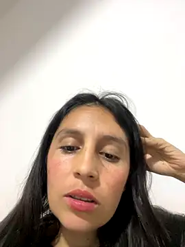 Snapshot of 17-ABBY_01 chatting on 11/15/25, 12:19 17-ABBY 01 online show from 11/15/25, 12:19