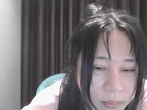 xiaoningzi66 online show from 11/12/25, 12:33