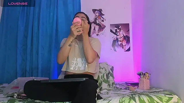 Snapshot of annahotdoll chatting on 07/21/26, 11:07 annahotdoll online show from 07/21/26, 11:07