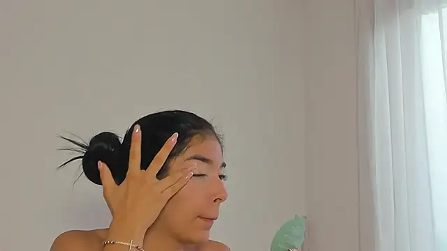 lunnarosse online show from 11/23/25, 01:11