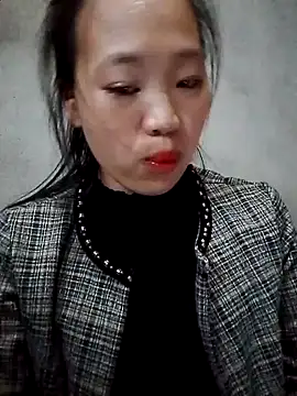 Snapshot of Yumiik2kk chatting on 11/16/25, 09:59 Yumiik2kk online show from 11/16/25, 09:59