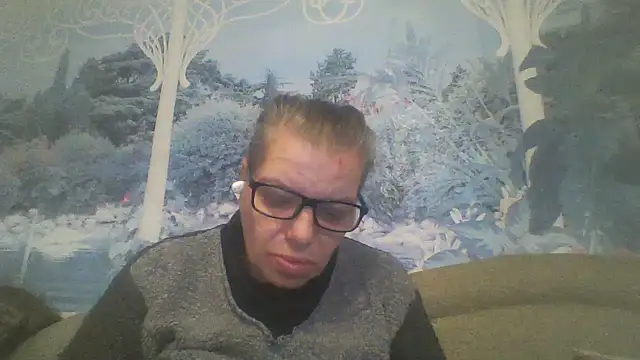 Avery3452 online show from 11/08/25, 07:41