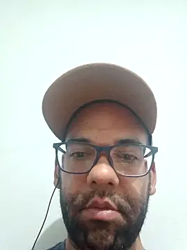 Snapshot of horusegiptian35 chatting on 11/08/25, 04:34 horusegiptian35 online show from 11/08/25, 04:34