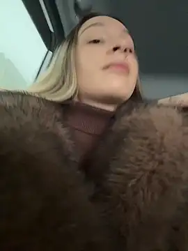 SashaCatt online show from 12/23/25, 10:13