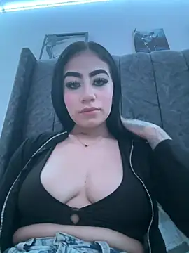 Snapshot of SCARLETT_INK_ chatting on 02/01/26, 01:04 SCARLETT INK online show from 02/01/26, 01:04