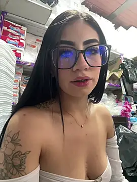 Snapshot of SCARLETT_INK_ chatting on 02/22/26, 04:49 SCARLETT INK online show from 02/22/26, 04:49