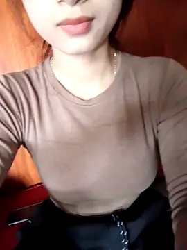 Hini68 online show from 11/11/25, 04:34