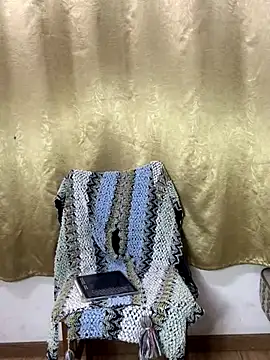 Snapshot of Yayayax77- chatting on 11/08/25, 02:28 Yayayax77- online show from 11/08/25, 02:28