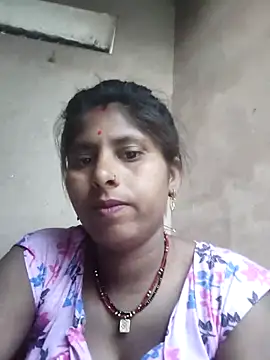 Snapshot of Maya_mohni chatting on 04/25/26, 12:24 Maya mohni online show from 04/25/26, 12:24