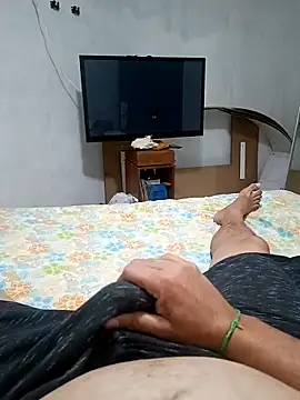 Snapshot of Lupercinio chatting on 11/14/25, 08:40 Lupercinio online show from 11/14/25, 08:40