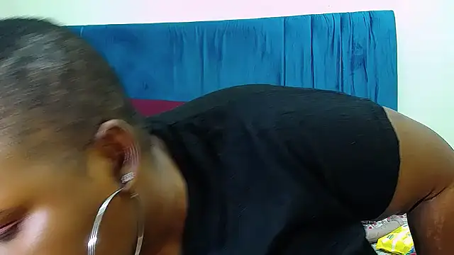 BMWWWXXX online show from 04/18/26, 08:18