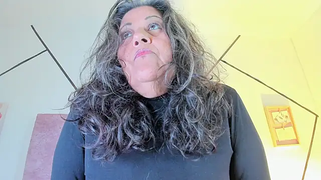 Victoriaa Anderson online show from 01/12/26, 08:47