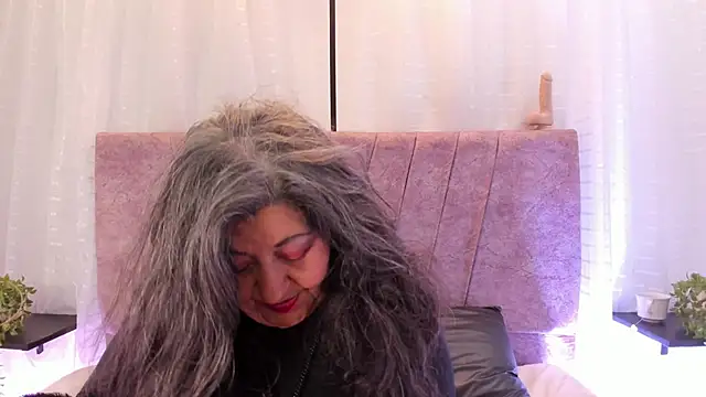 Victoriaa Anderson online show from 04/10/26, 01:27