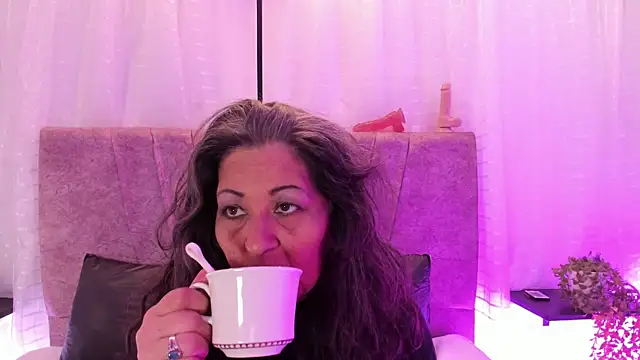 Victoriaa Anderson online show from 04/23/26, 12:51