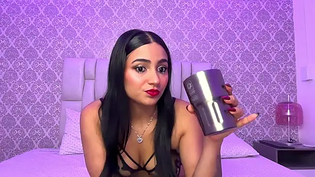 Ashlyrouxx online show from 06/05/26, 10:04
