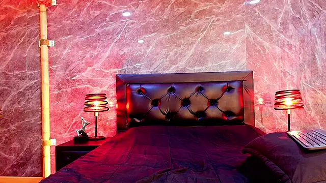 Sasha Larsen online show from 11/27/25, 03:41