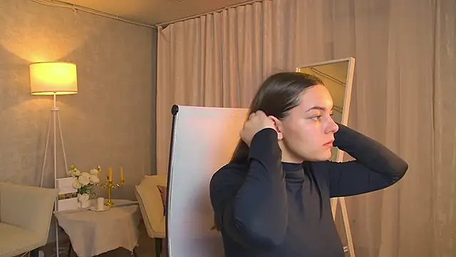 Snapshot of FrancescaCavaliere chatting on 11/21/25, 09:30 FrancescaCavaliere online show from 11/21/25, 09:30