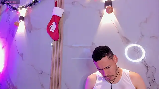 Aron and molly online show from 12/20/25, 12:12