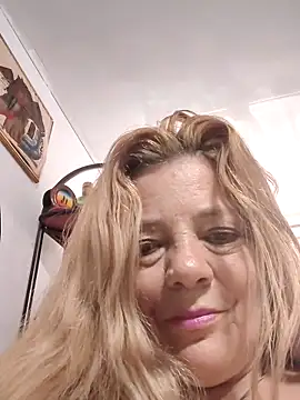 karlaanqui1 online show from 02/18/26, 12:45