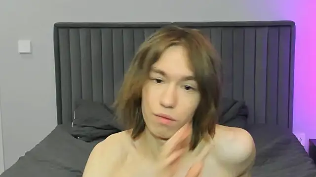 kr1sfemboy online show from 02/01/26, 07:18