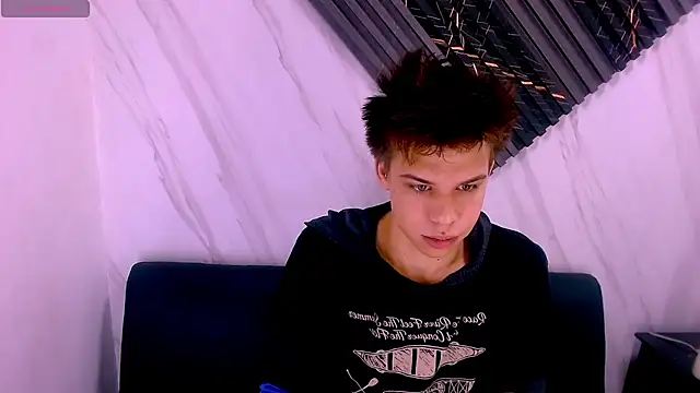 Liam York  online show from 04/12/26, 03:44