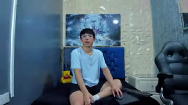 ElanGiraldo online show from 03/18/26, 11:52