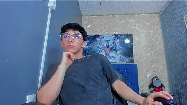 ElanGiraldo online show from 06/22/26, 11:35
