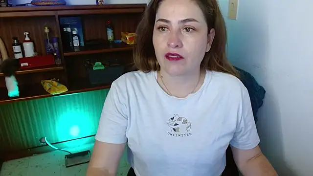 dayan hanks online show from 04/18/26, 02:04