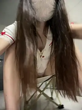 Snapshot of hoho-is chatting on 07/23/26, 10:35 hoho-is online show from 07/23/26, 10:35
