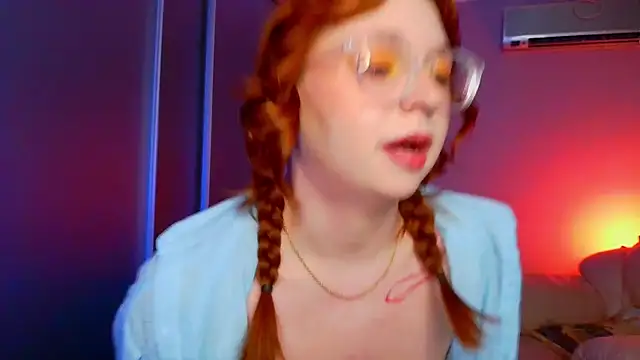Snapshot of Erica_Nelson chatting on 06/05/26, 04:30 Erica Nelson online show from 06/05/26, 04:30