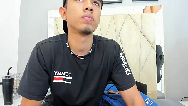 Snapshot of Ashton__Montana chatting on 11/21/25, 08:29 Ashton Montana online show from 11/21/25, 08:29