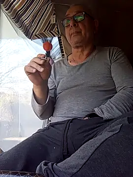 Snapshot of andy-1961 chatting on 02/25/26, 12:37 andy-1961 online show from 02/25/26, 12:37