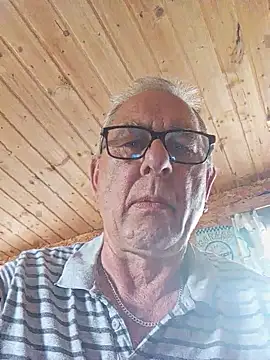 Snapshot of andy-1961 chatting on 07/09/26, 03:05 andy-1961 online show from 07/09/26, 03:05