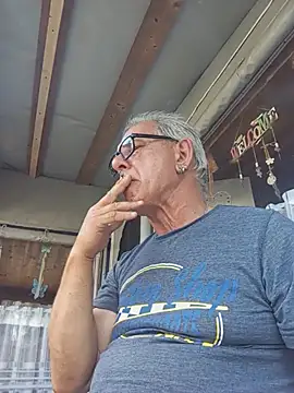 Snapshot of andy-1961 chatting on 07/10/26, 08:18 andy-1961 online show from 07/10/26, 08:18