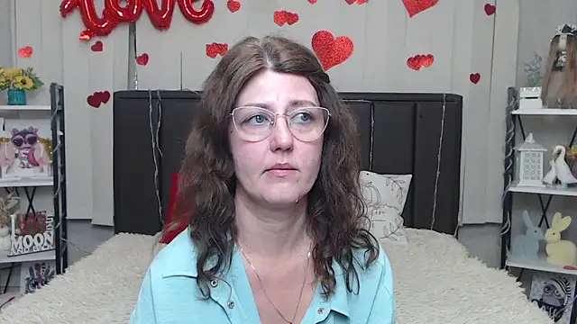 Snapshot of RoseHille chatting on 05/28/26, 05:21 RoseHille online show from 05/28/26, 05:21