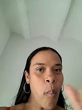 Snapshot of kyliecastell chatting on 11/12/25, 03:34 kyliecastell online show from 11/12/25, 03:34