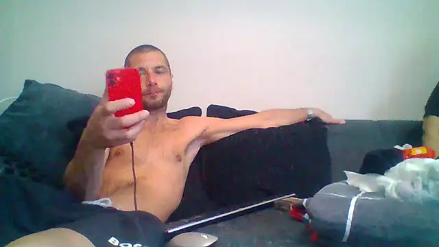 Snapshot of Kinkycouple142 chatting on 05/26/26, 06:26 Kinkycouple142 online show from 05/26/26, 06:26